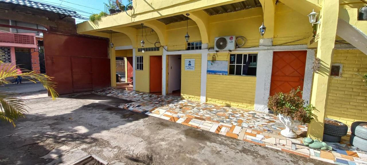 Hostal Santa Marta La Union Bagian luar foto