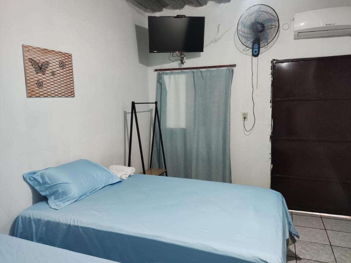 Hostal Santa Marta La Union Bagian luar foto