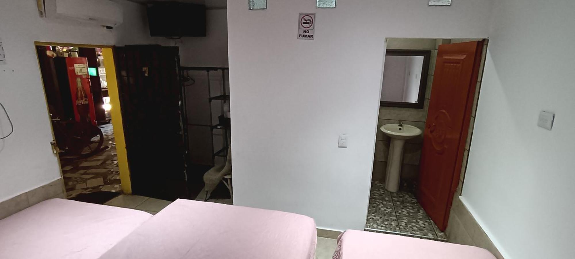 Hostal Santa Marta La Union Bagian luar foto